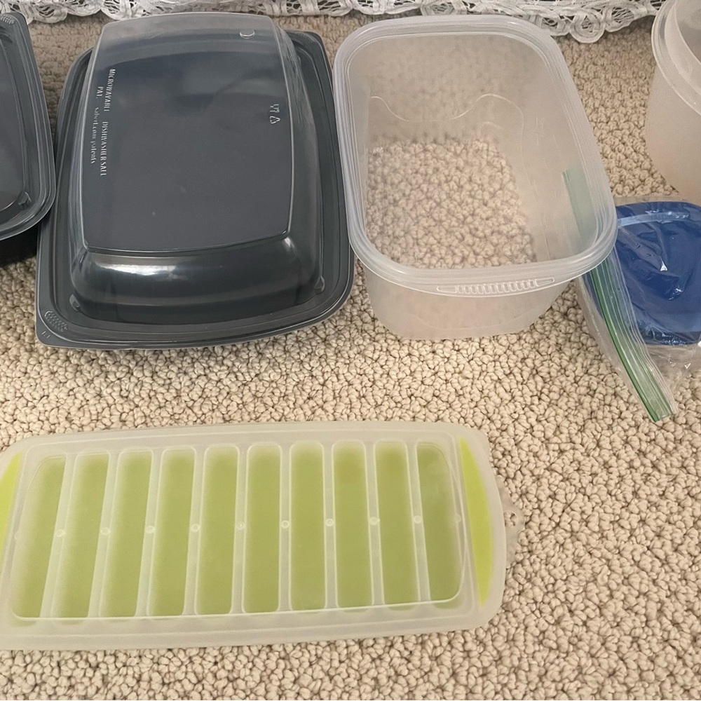 Storage containers bundled - Picture 3 of 4
